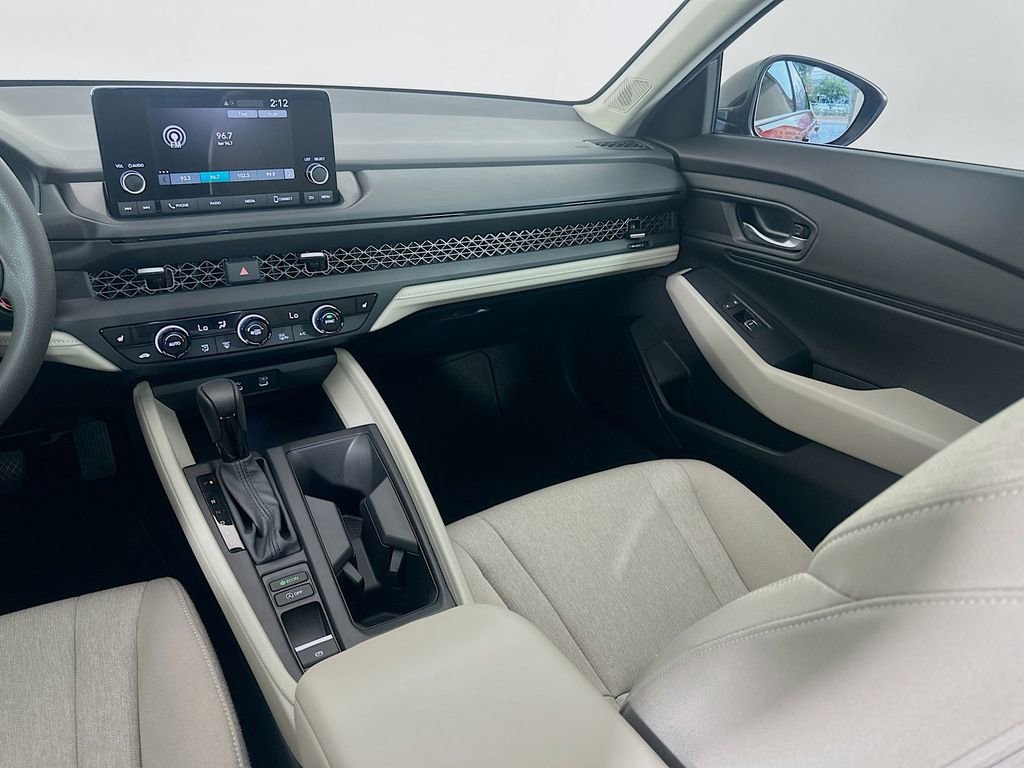 Certified 2025 Honda Accord SE image 23