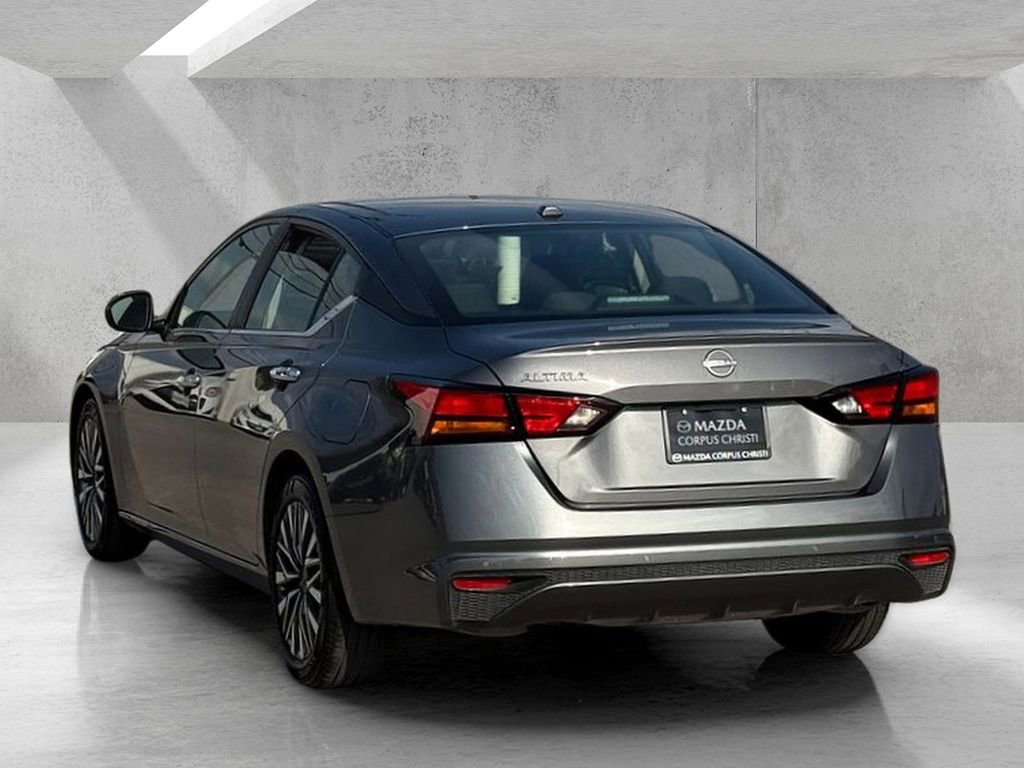 Used 2025 Nissan Altima 2.5 SV image 7