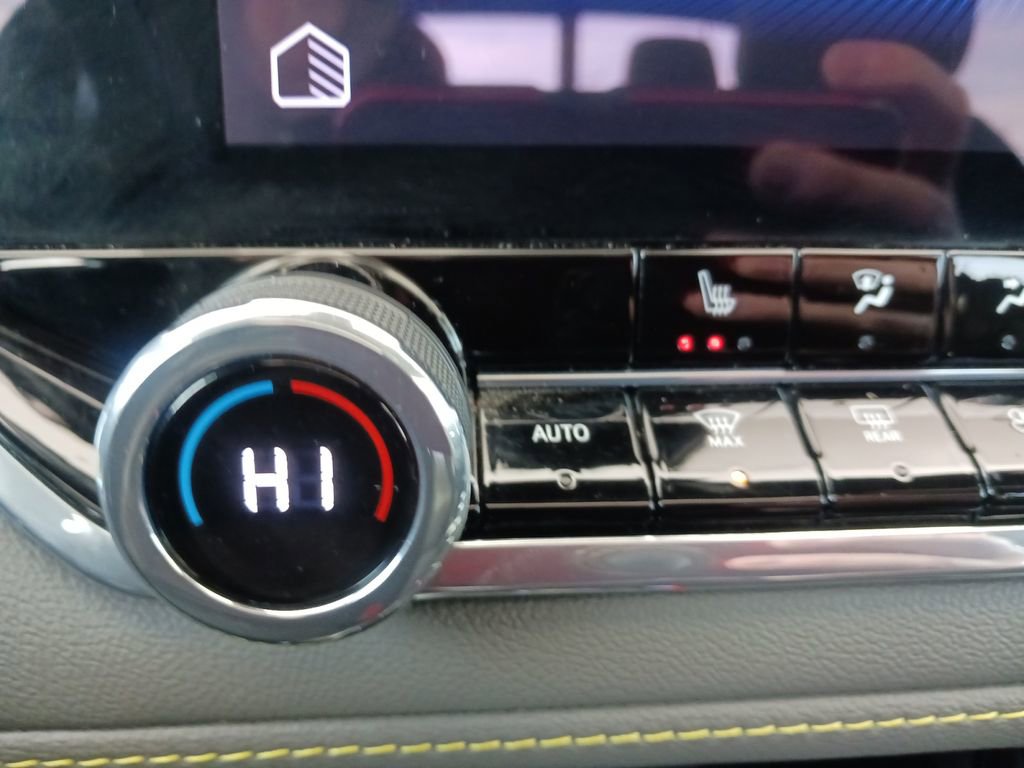 Used 2024 Chevrolet Colorado ZR2 w/ Technology Package image 26