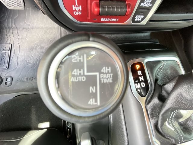 Used 2025 Jeep Wrangler Unlimited Rubicon AWD/4WD image 25