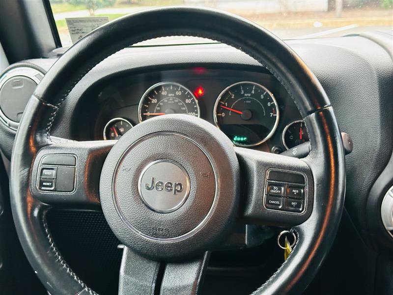 Used 2015 Jeep Wrangler Unlimited Sahara image 18