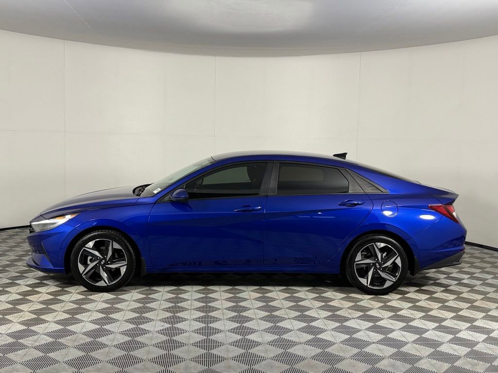 Used 2023 Hyundai Elantra SEL w/ Convenience Package image 9