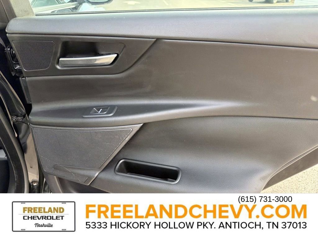 Used 2017 Jaguar XE image 21