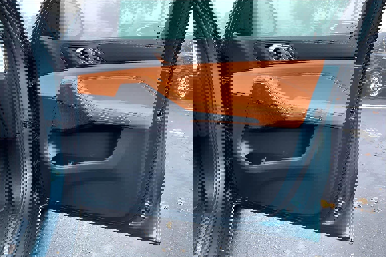 Used 2025 BMW X5 xDrive40i w/ Parking Assistance Package image 23