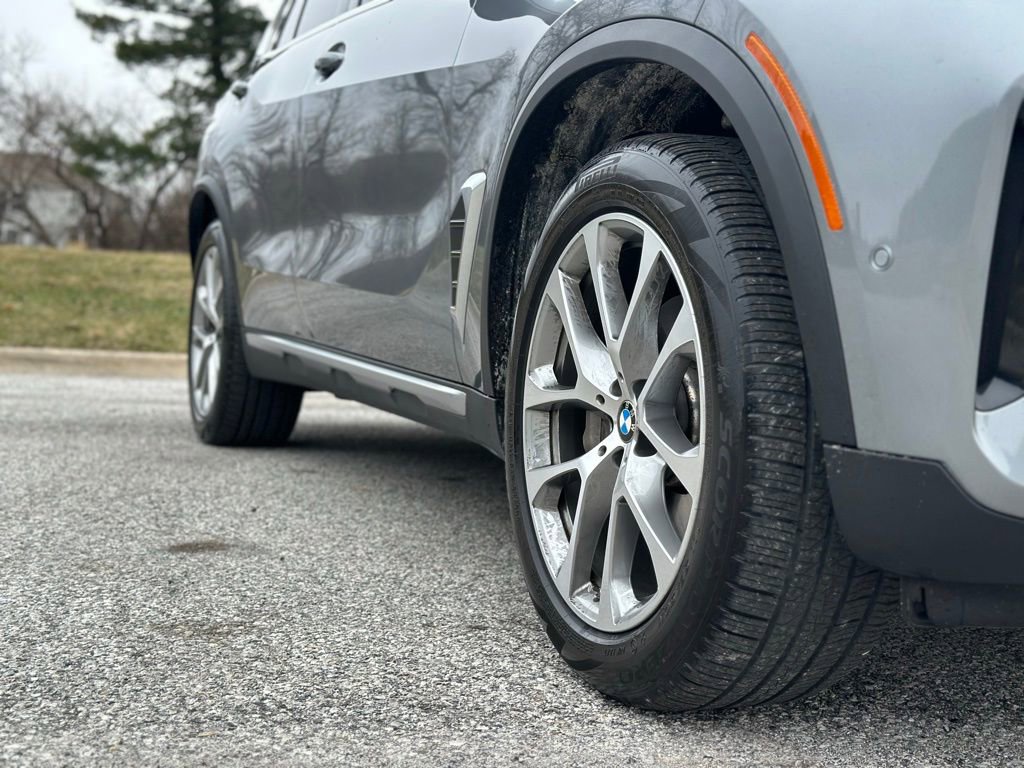 Certified 2024 BMW X5 xDrive40i w/ Premium Package AWD/4WD image 9