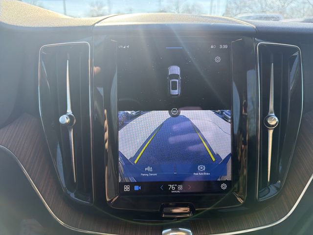 Used 2023 Volvo XC60 B5 Plus image 29