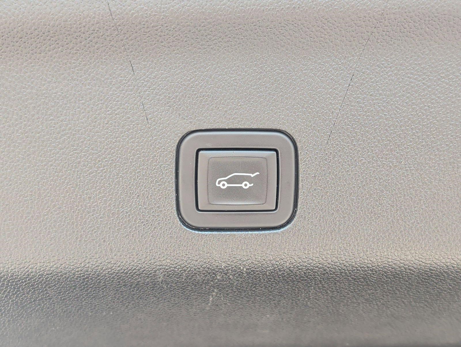 Used 2023 Chevrolet Suburban Z71 w/ Luxury Package image 24