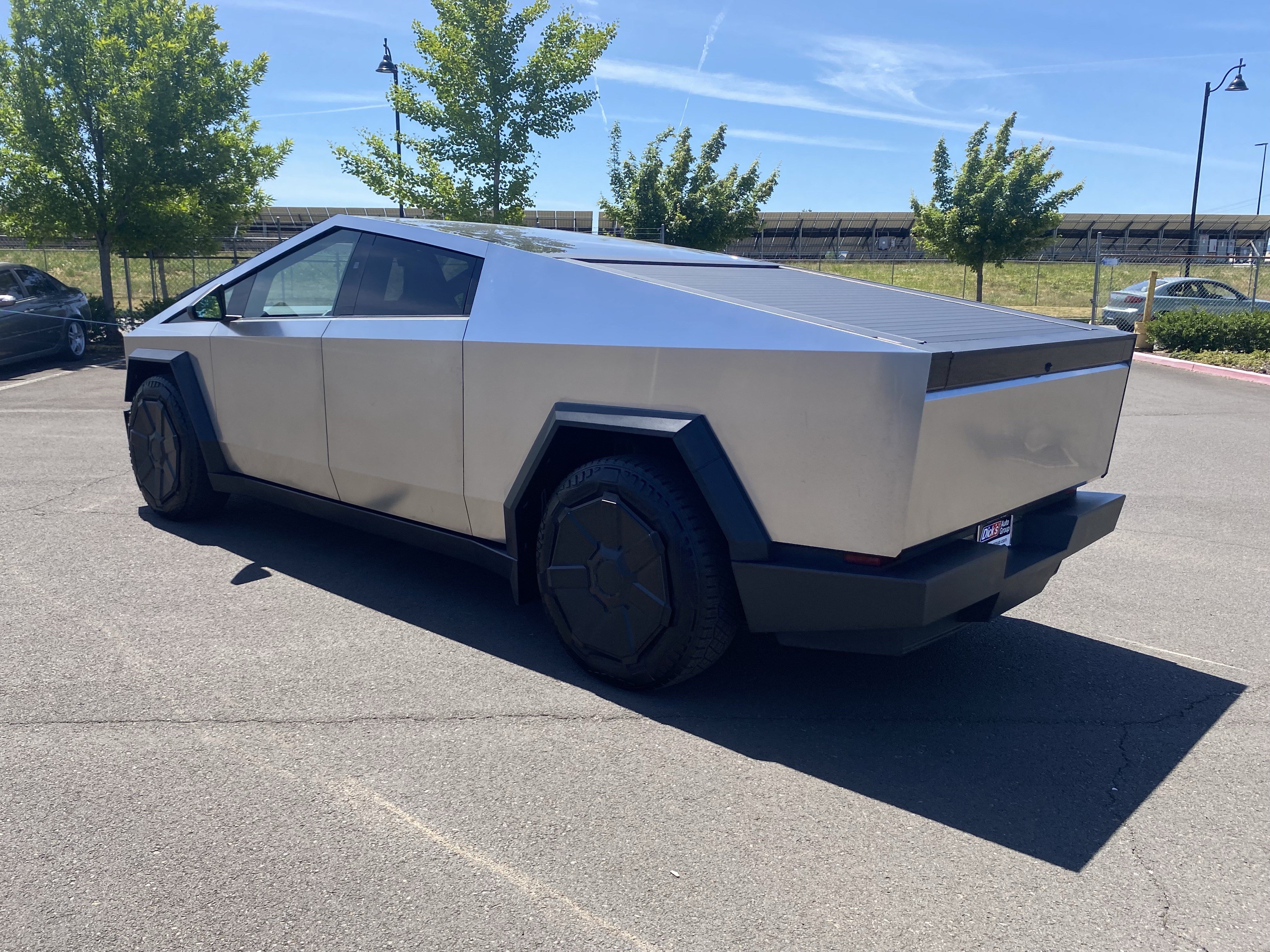 Used 2024 Tesla Cybertruck AWD Crew Cab image 3