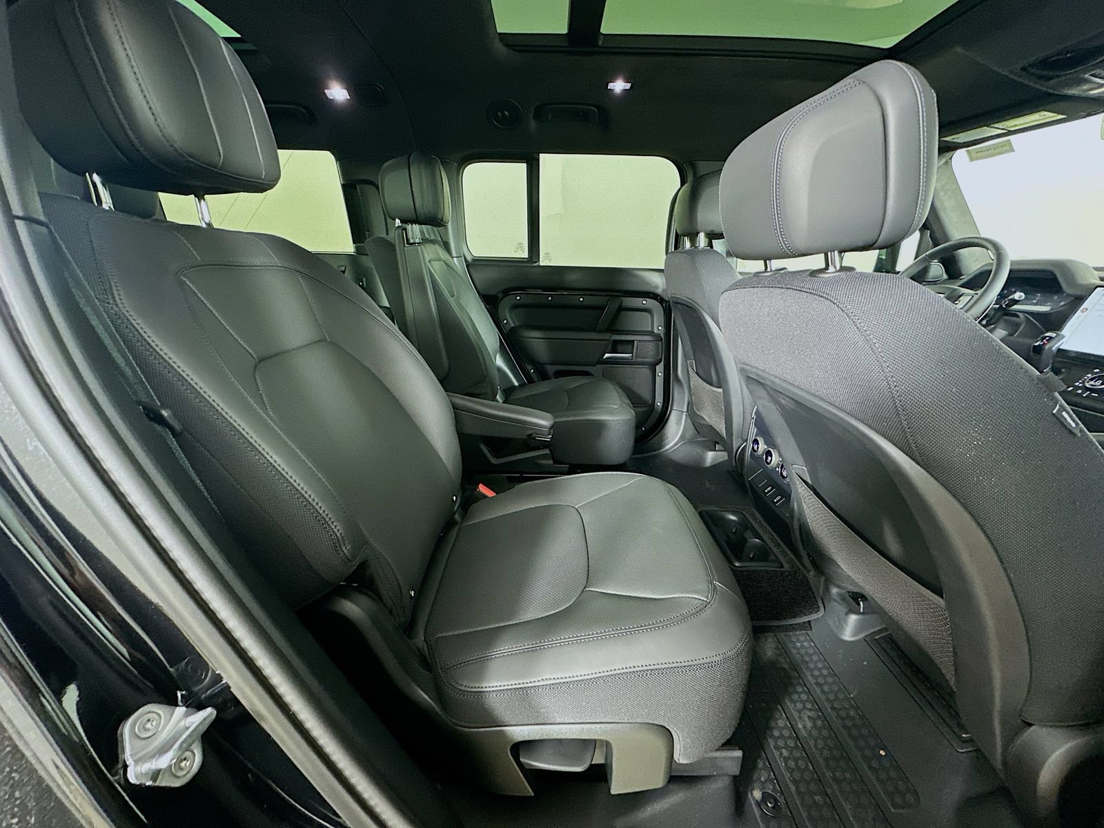 New 2026 Land Rover Defender 130 V8 AWD/4WD image 43