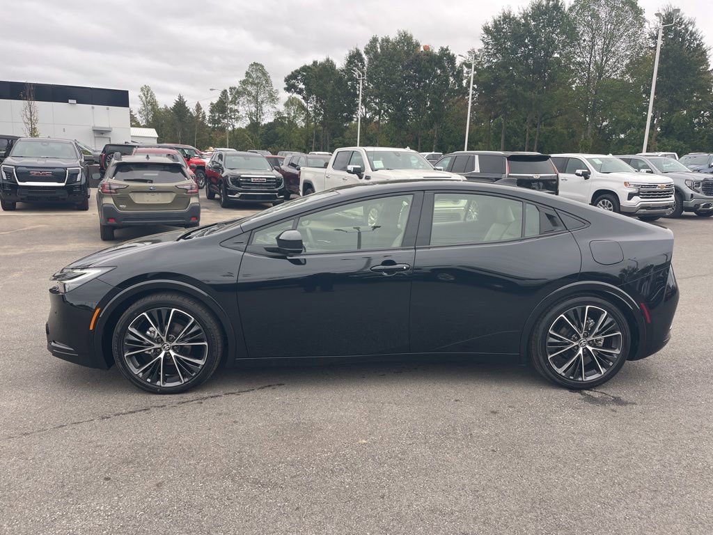 Used 2024 Toyota Prius XLE image 2