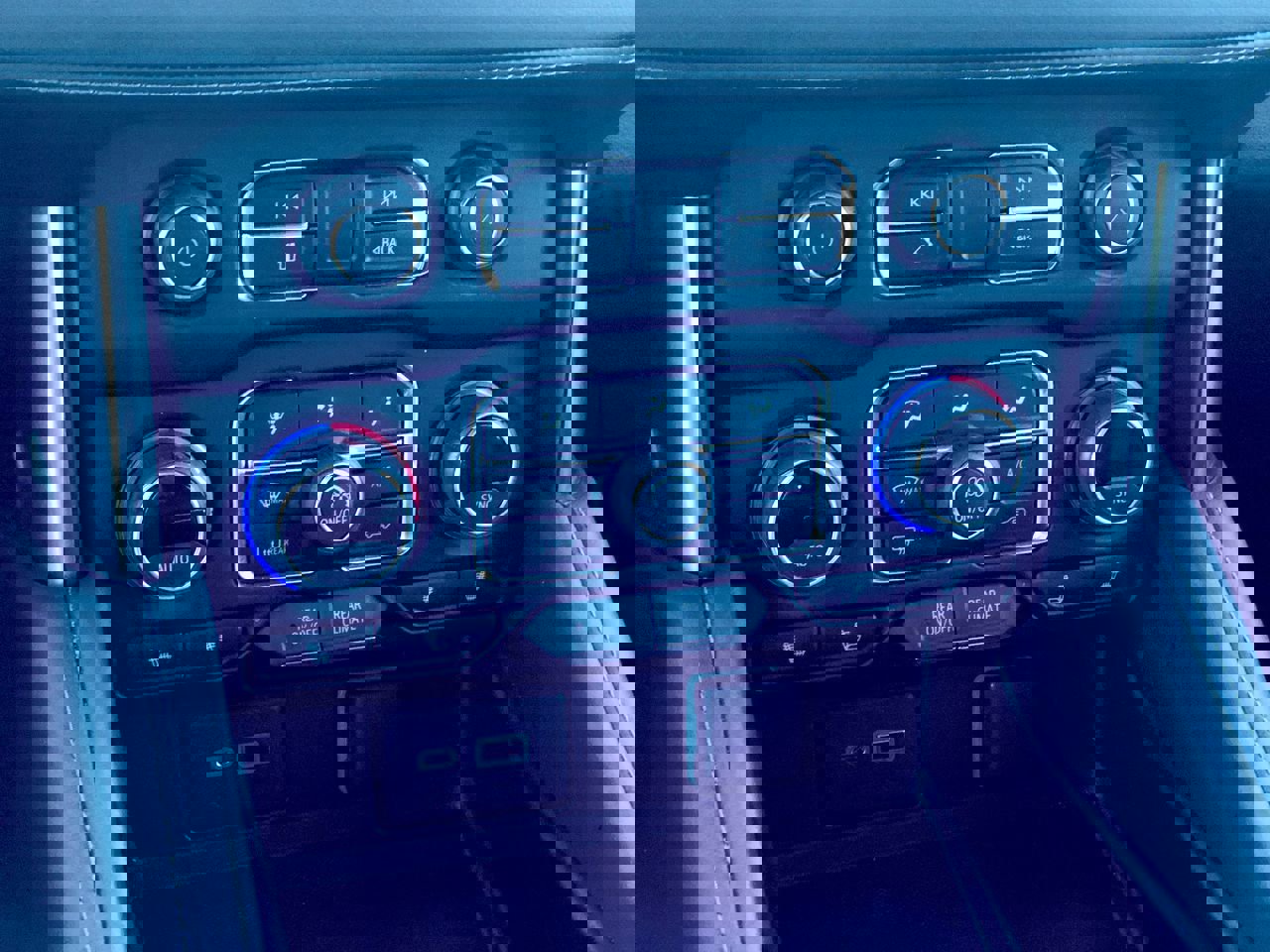 Used 2022 Chevrolet Tahoe Z71 w/ Z71 Off-Road Package image 24