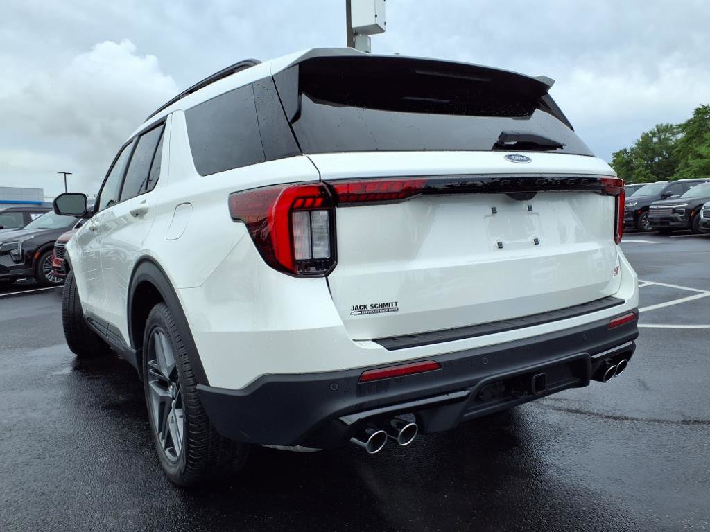 Used 2025 Ford Explorer ST image 36