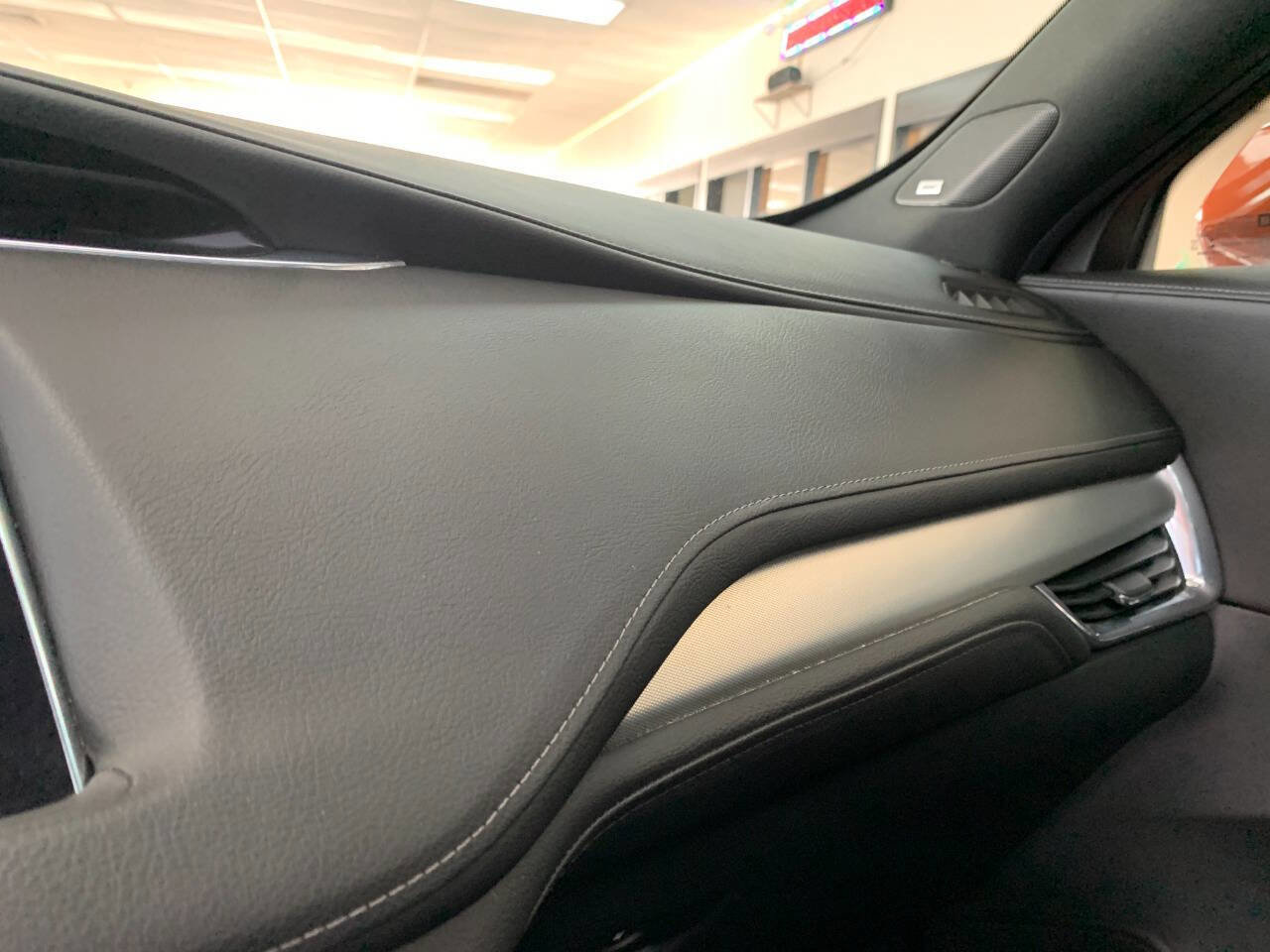 Used 2019 Cadillac XT4 Premium Luxury w/ Technology Package image 19