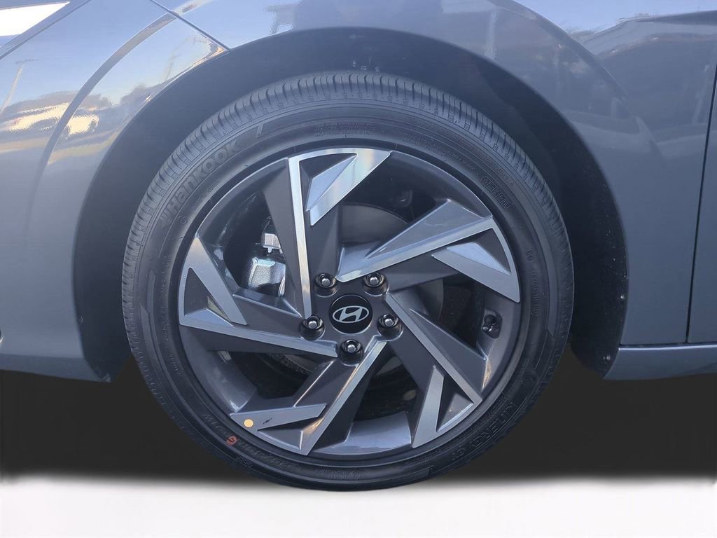 New 2026 Hyundai Elantra Limited image 11