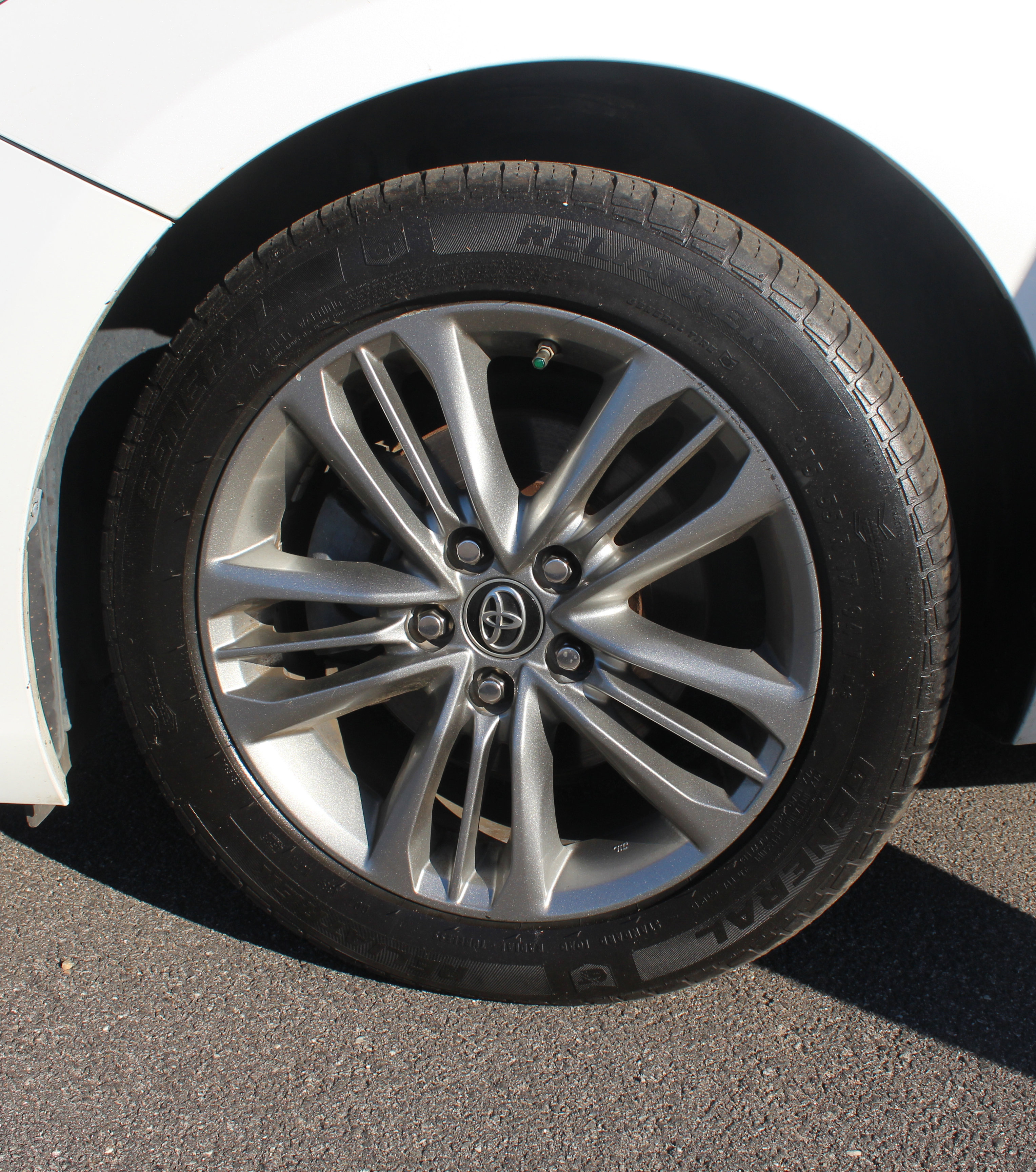 Used 2017 Toyota Camry SE w/ Moonroof Package image 18