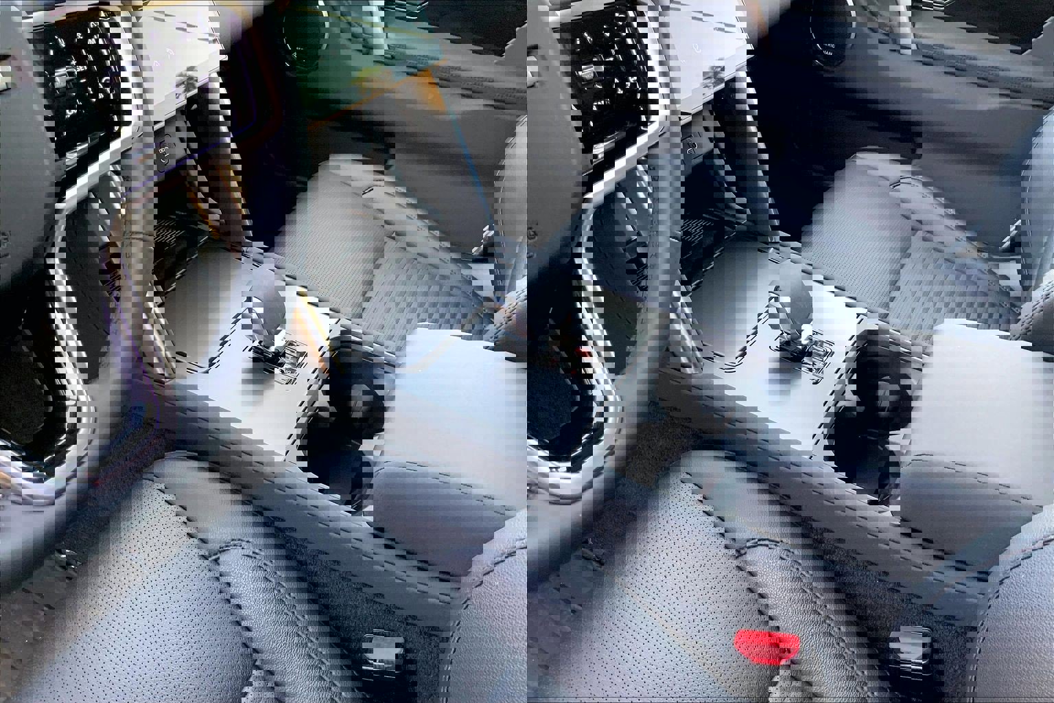 Used 2024 Land Rover Discovery Sport S image 16