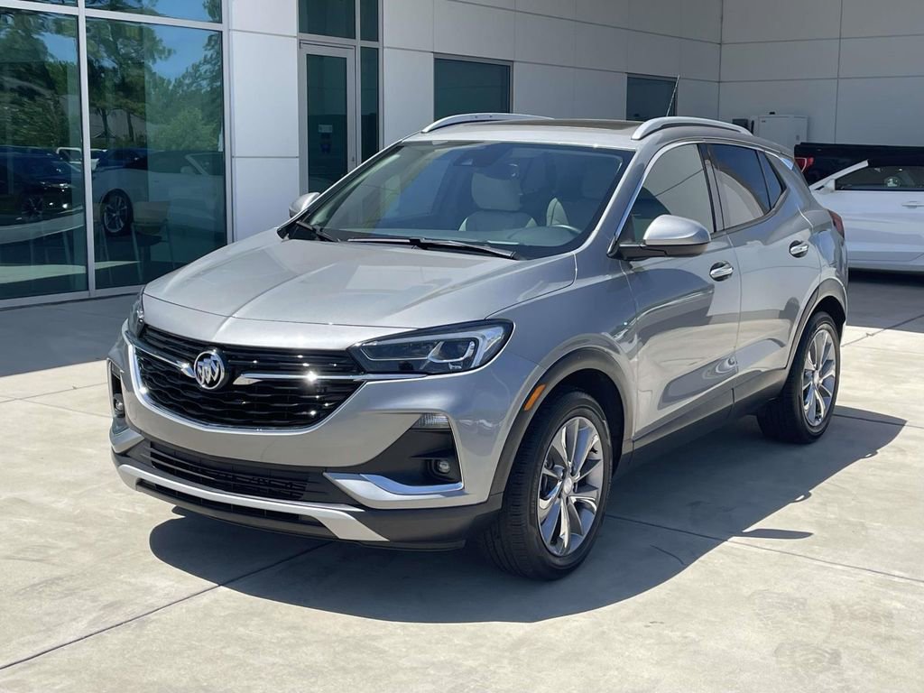 Used 2023 Buick Encore GX Essence w/ Experience Buick Package FWD image 2