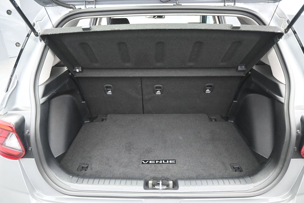 Used 2022 Hyundai Venue SE FWD image 27