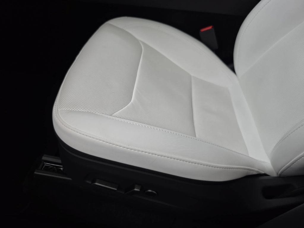 Used 2026 Tesla Model Y AWD image 27