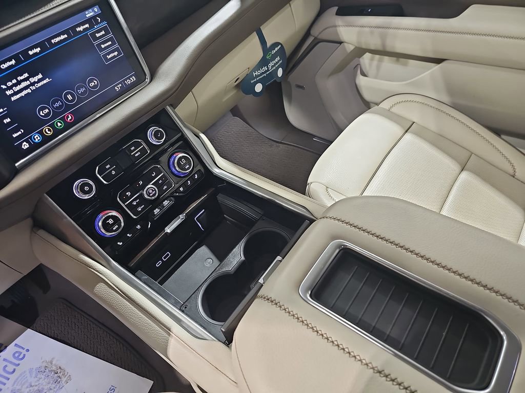 Used 2021 GMC Yukon XL Denali w/ Denali Premium Package image 28