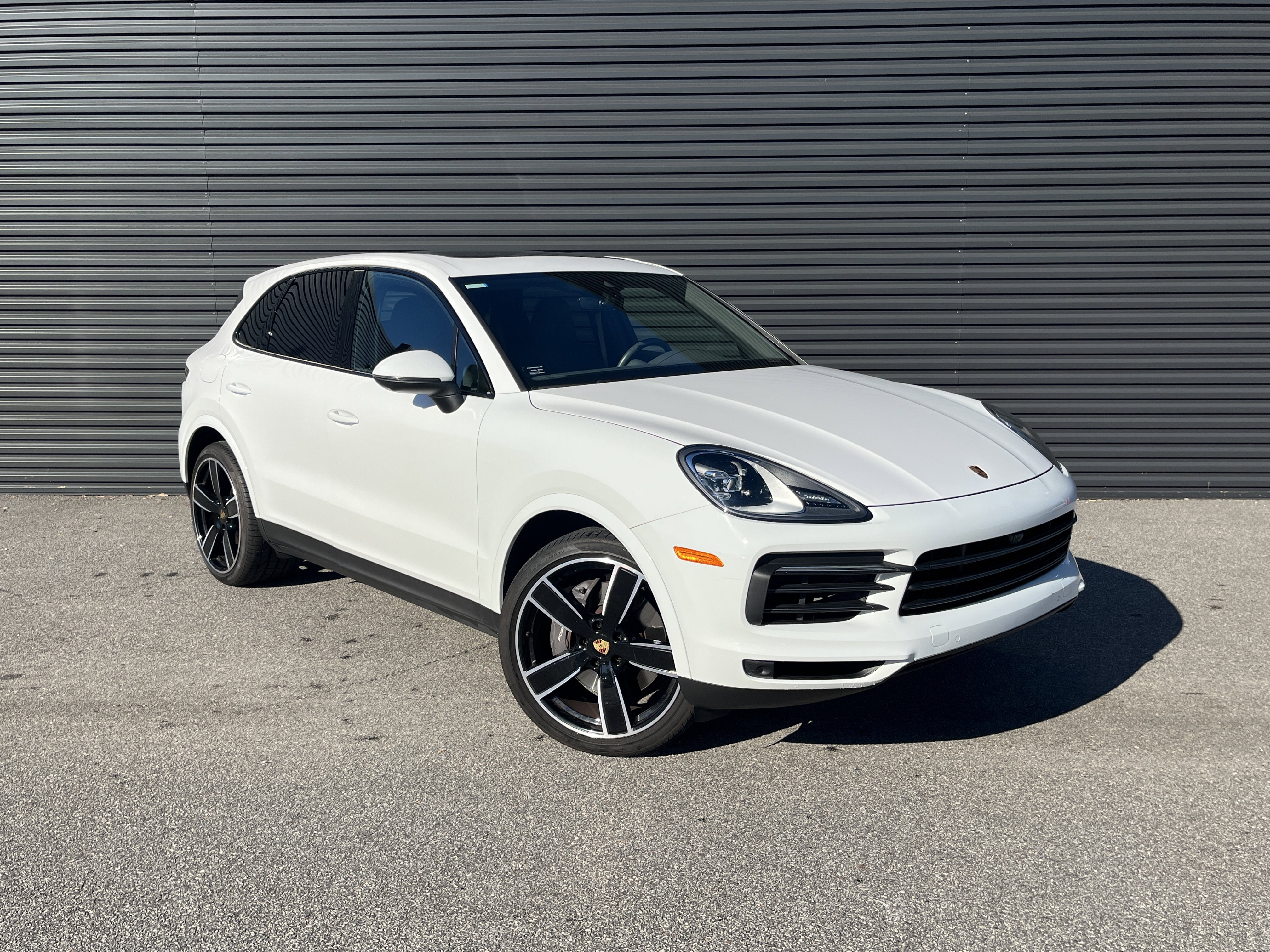 Certified 2023 Porsche Cayenne Platinum Edition image 7