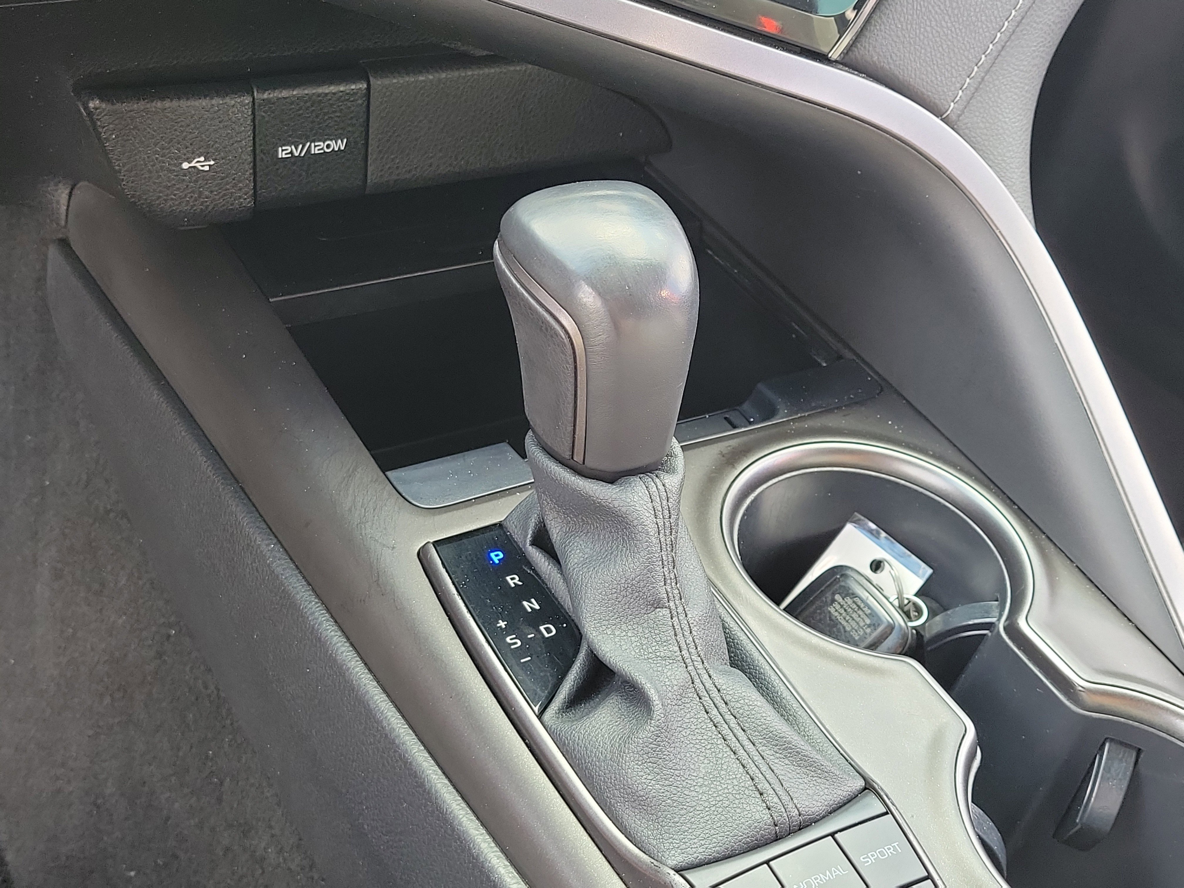 Used 2021 Toyota Camry XSE FWD image 28