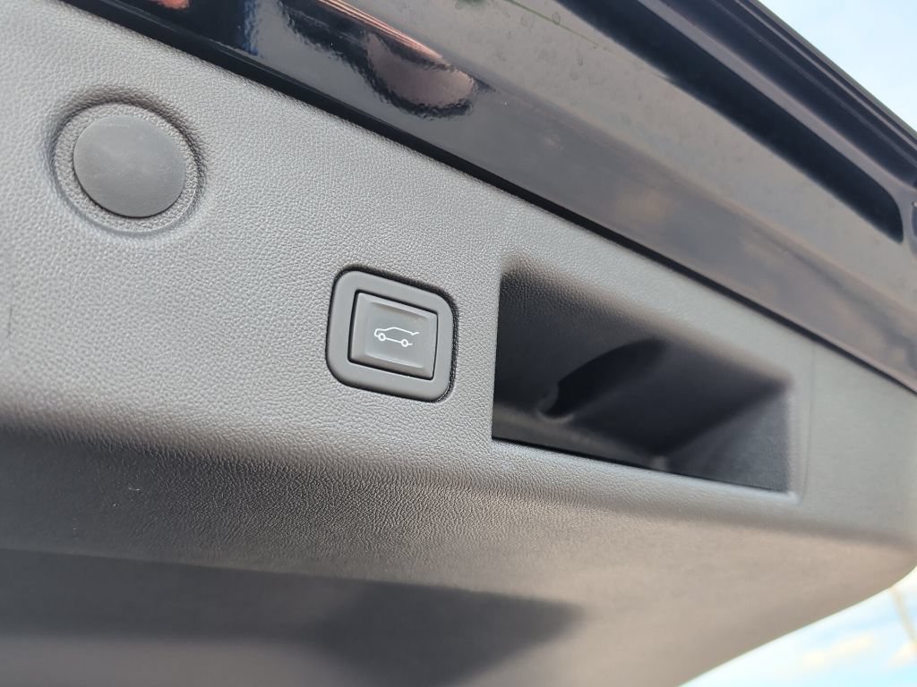 Used 2023 Chevrolet Equinox RS AWD/4WD image 39