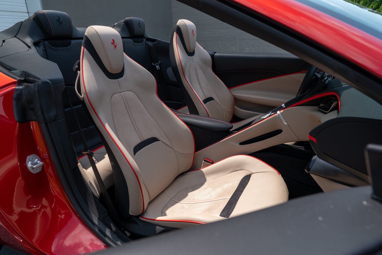 Used 2024 Ferrari Roma Spider RWD image 47