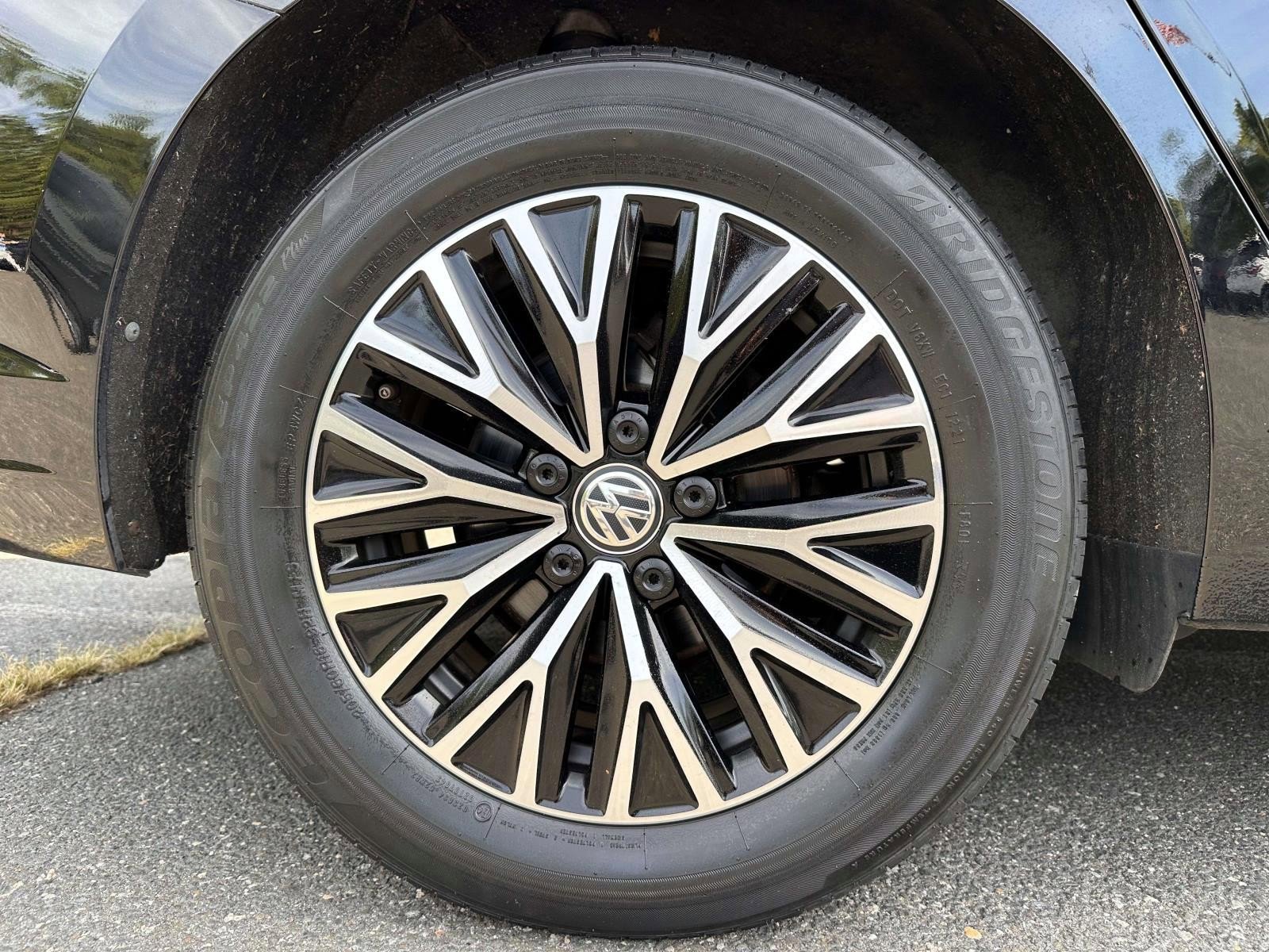 Used 2020 Volkswagen Jetta SE w/ SE Cold Weather Package FWD image 6