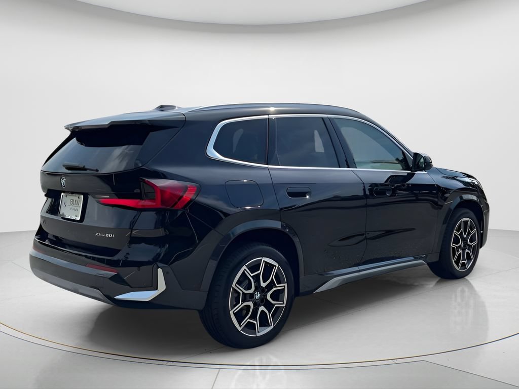 New 2025 BMW X1 xDrive28i w/ Technology Package AWD/4WD image 8