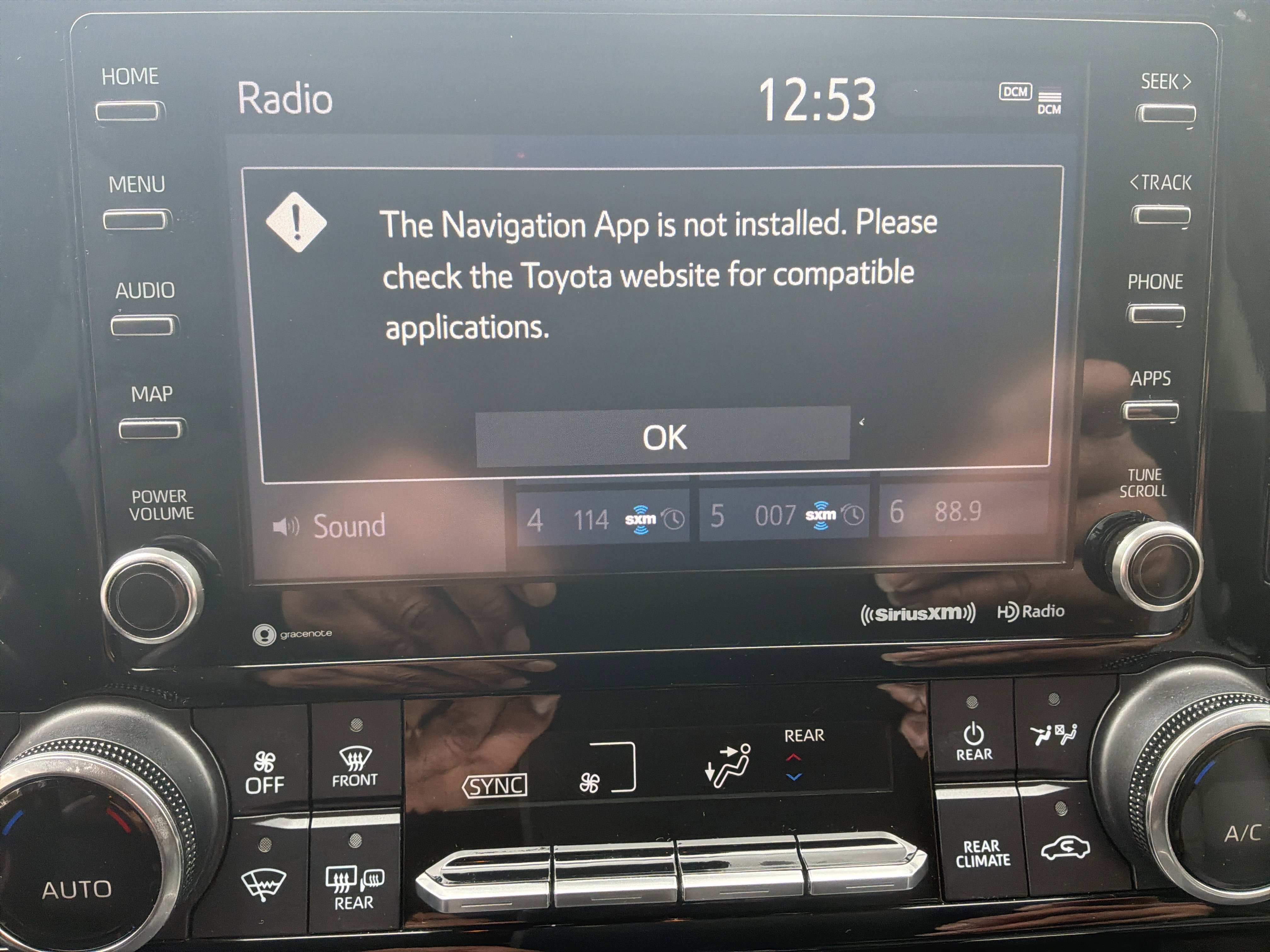 Used 2022 Toyota Highlander XLE FWD image 24