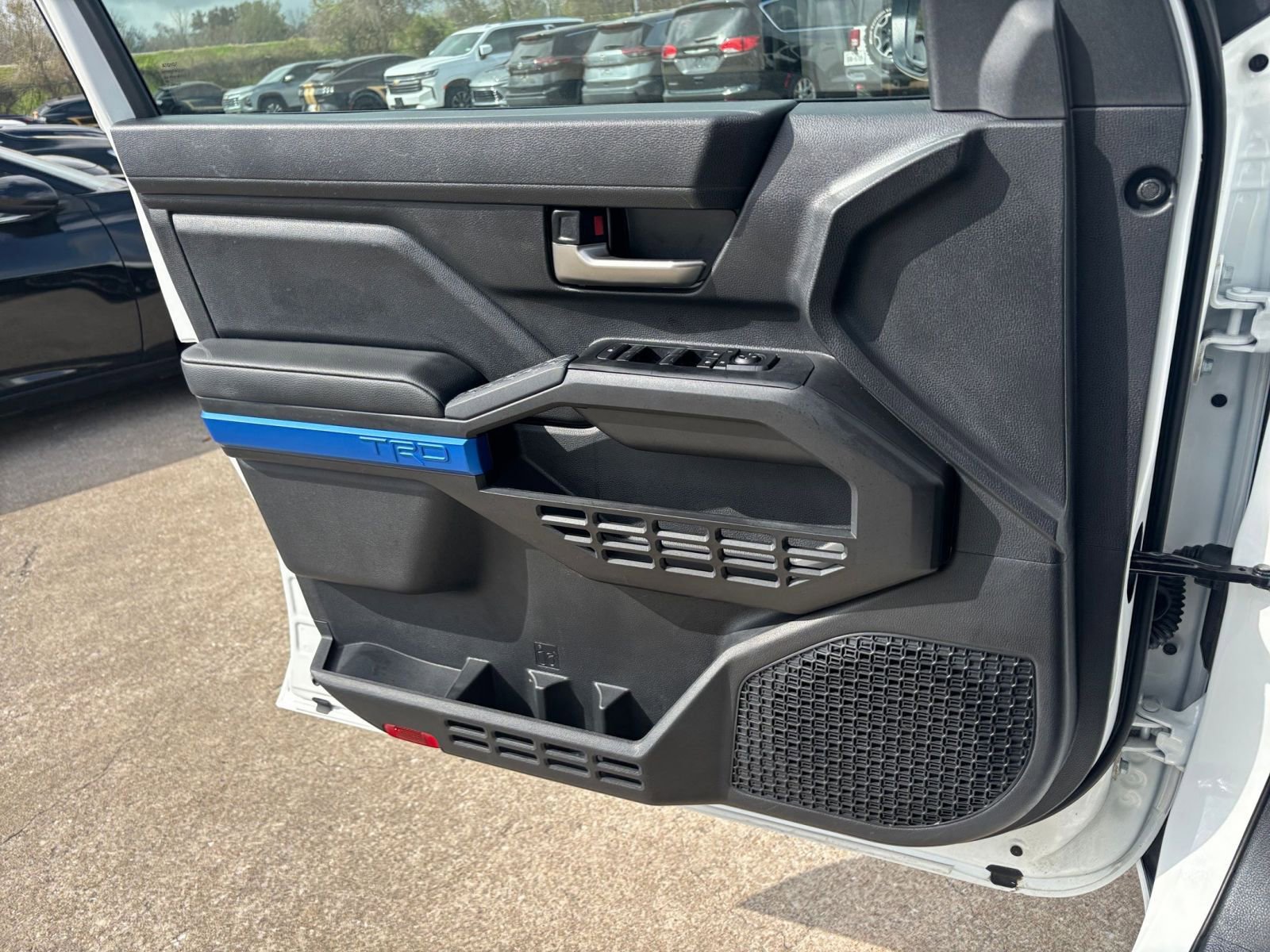 Used 2025 Toyota Tacoma TRD Off-Road image 18