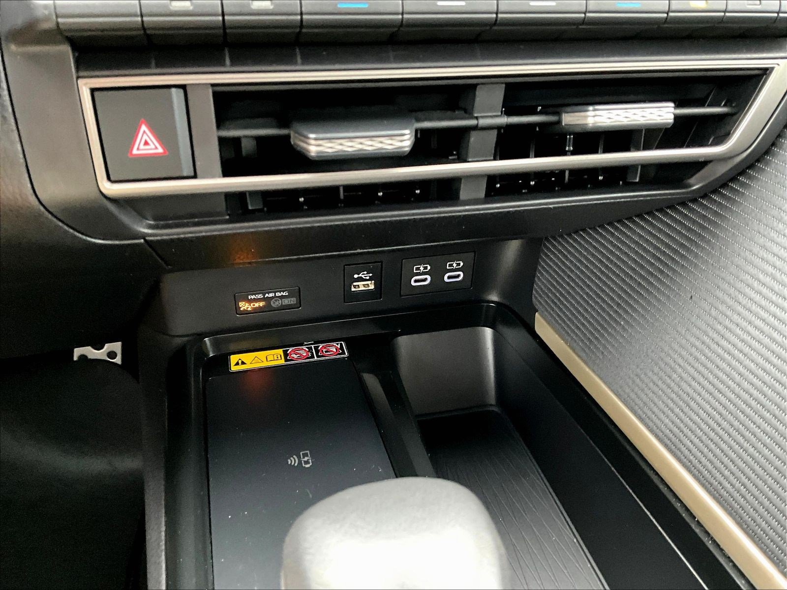 Used 2025 Toyota Camry SE FWD image 16