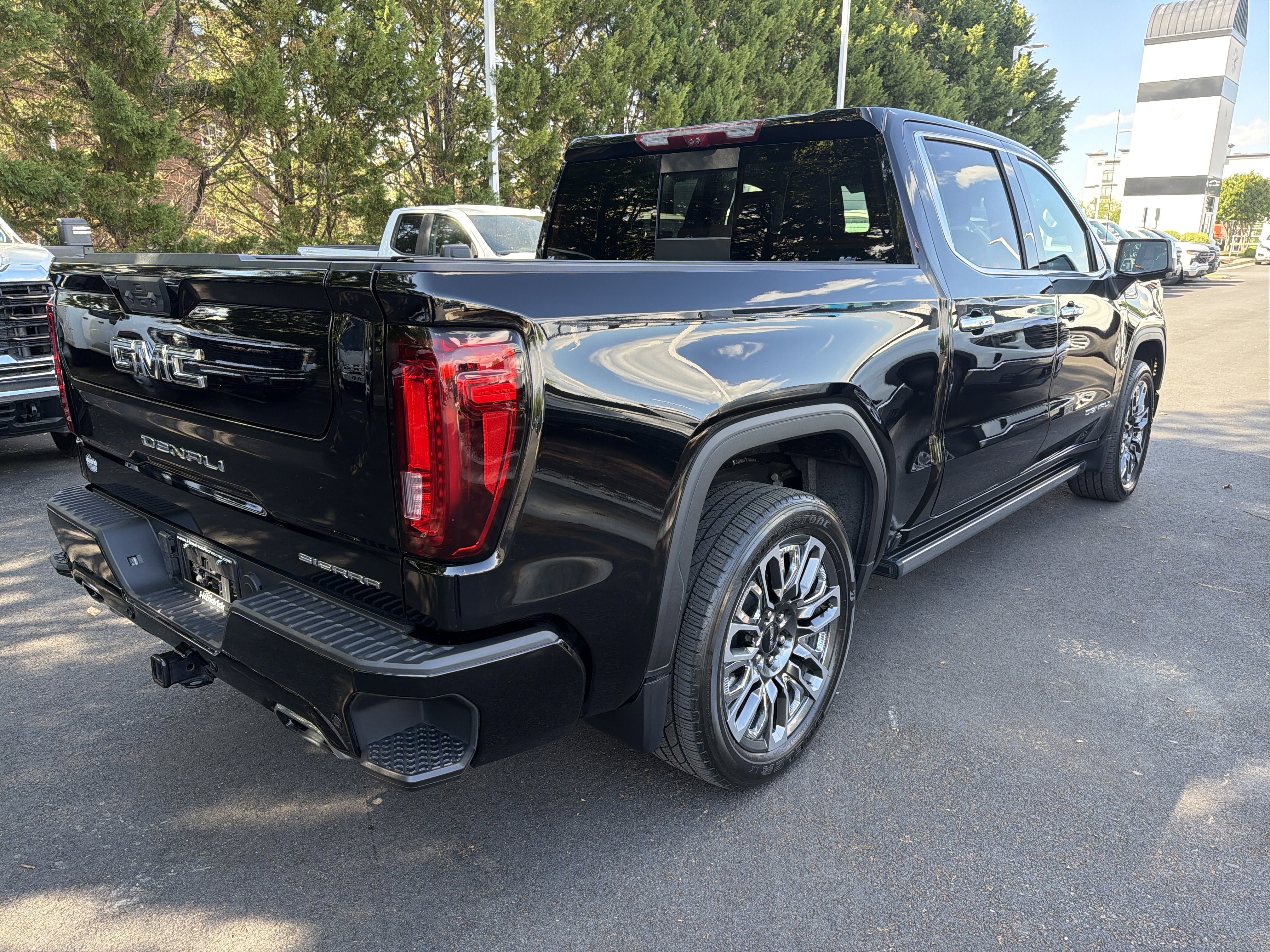 Used 2024 GMC Sierra 1500 Denali Ultimate AWD/4WD image 10