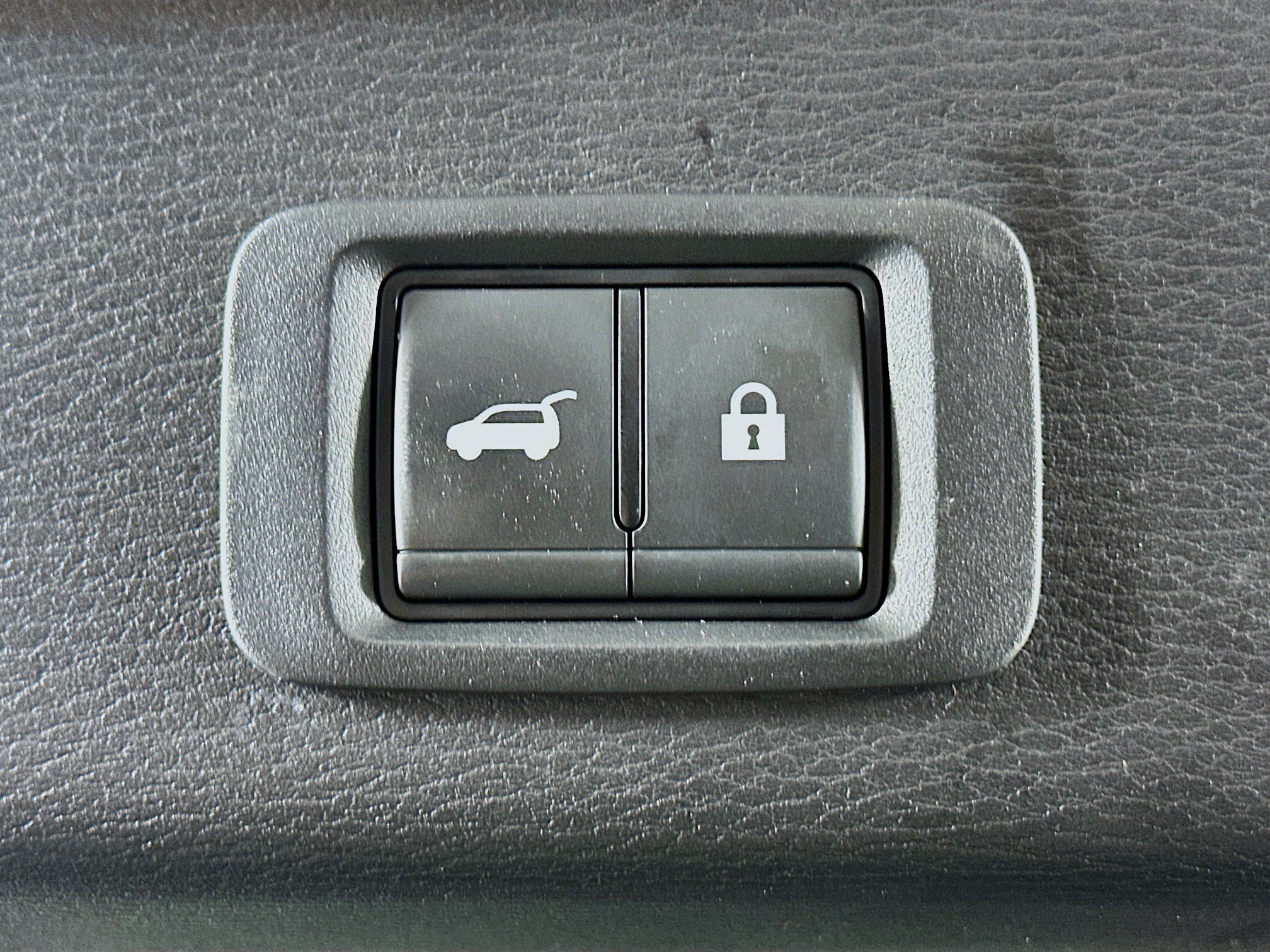 Used 2025 Mitsubishi Outlander SE AWD/4WD image 30