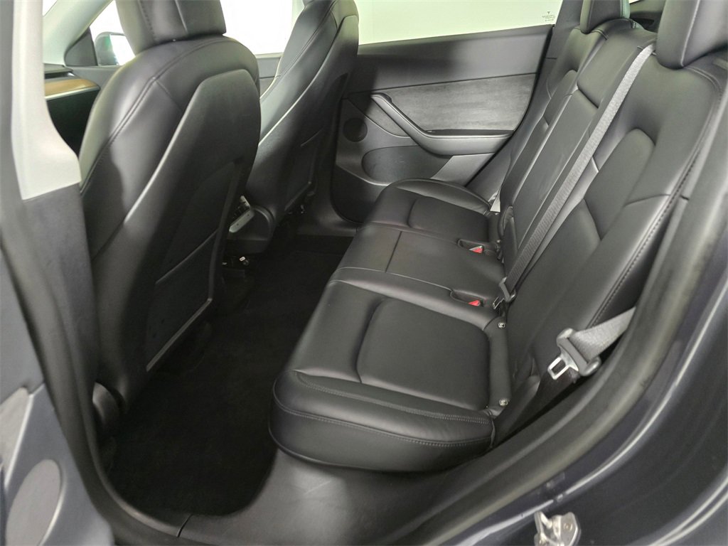 Used 2021 Tesla Model Y Long Range image 18