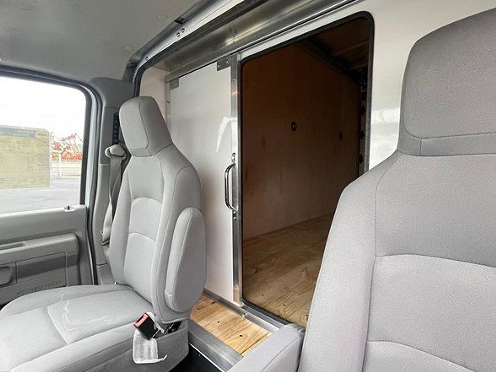New 2024 Ford E-350 and Econoline 350 Super Duty w/ Power Windows & Locks Group RWD image 17