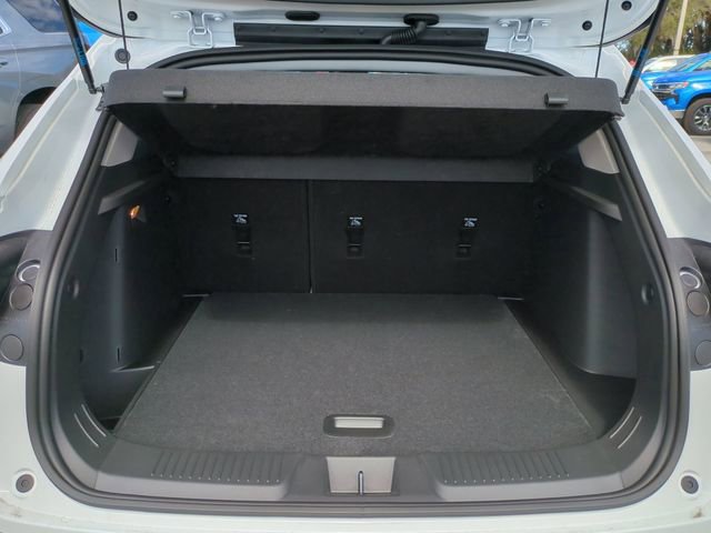 New 2026 Chevrolet Trax LT w/ Sunroof Package FWD image 12