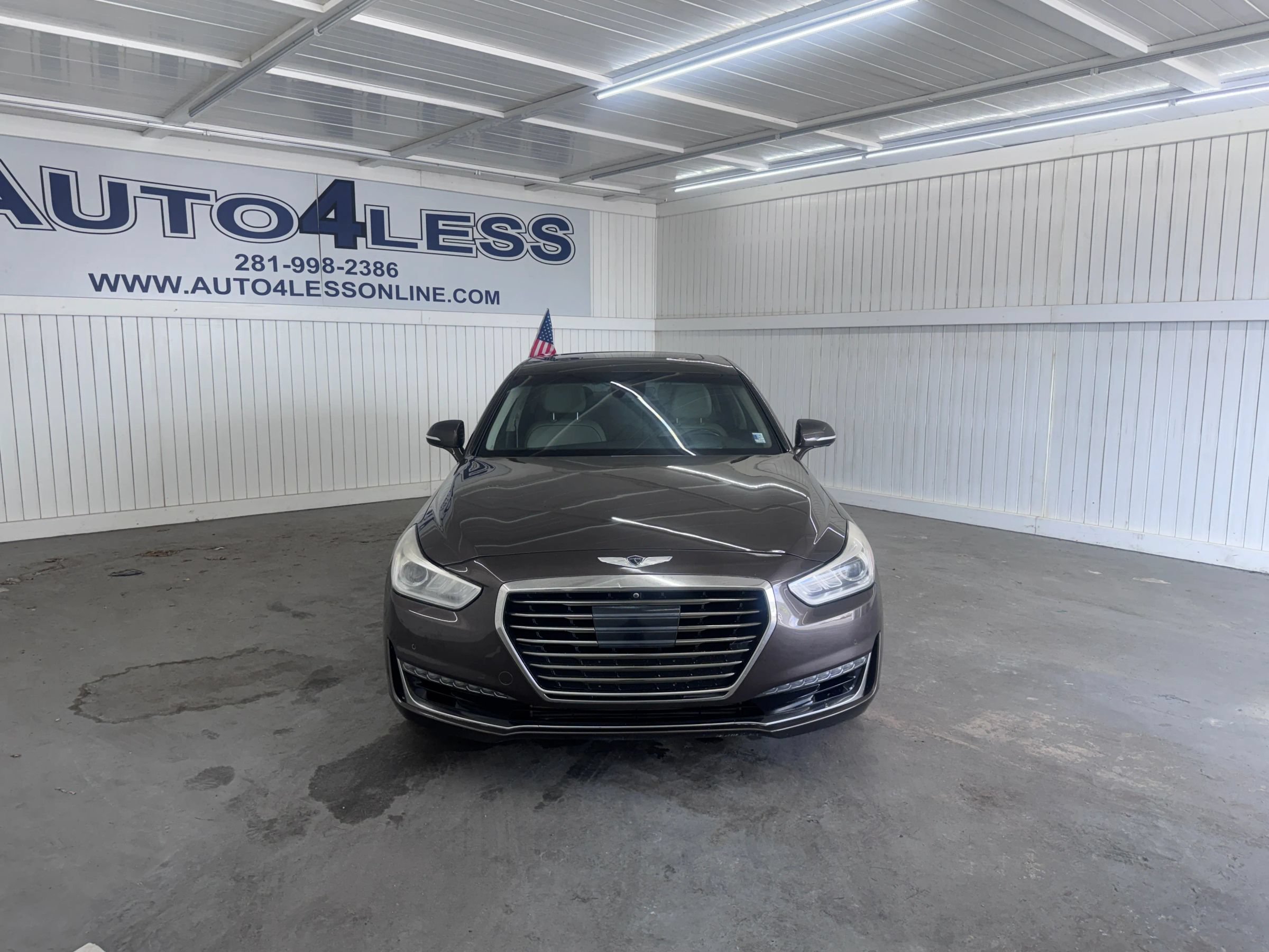 Used 2017 Genesis G90 3.3T Premium RWD image 2