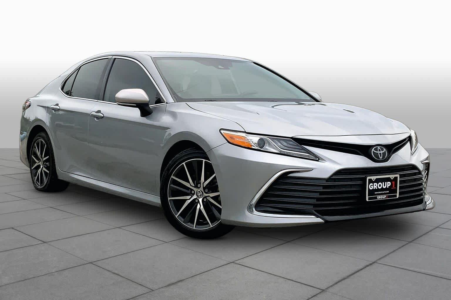 Used 2023 Toyota Camry XLE FWD image 3