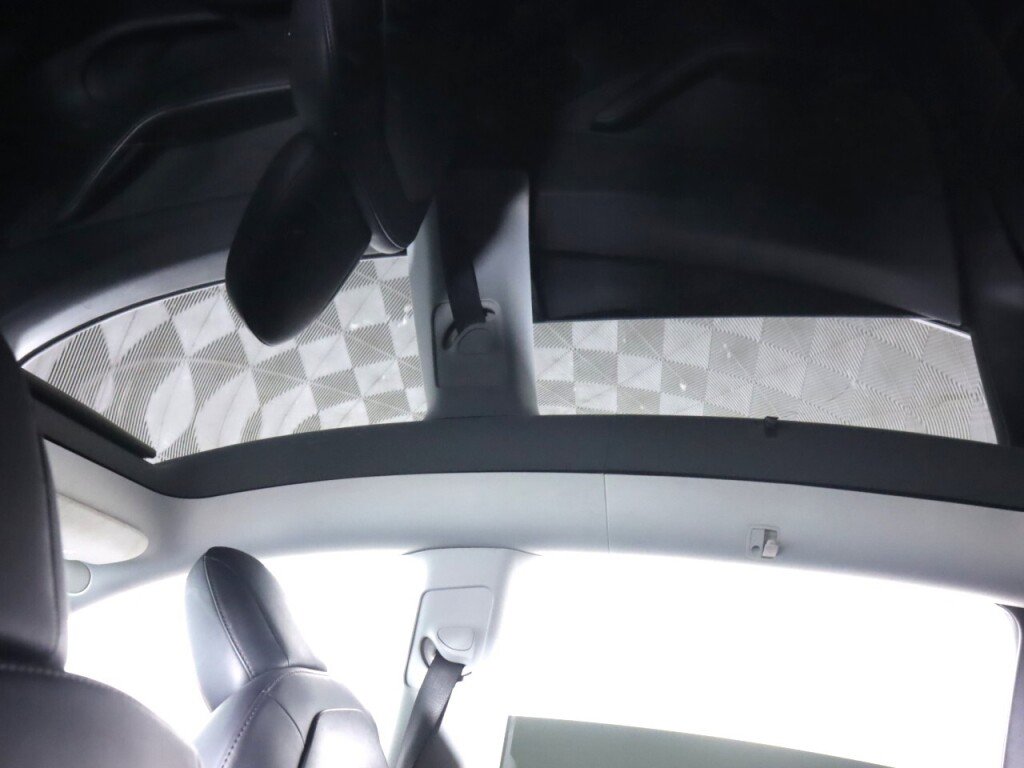 Used 2021 Tesla Model Y Long Range AWD/4WD image 27