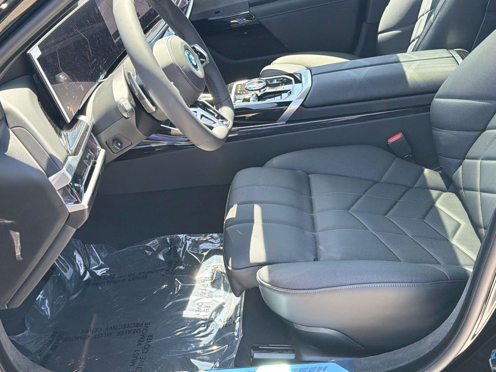 New 2026 BMW 750e xDrive AWD/4WD image 16