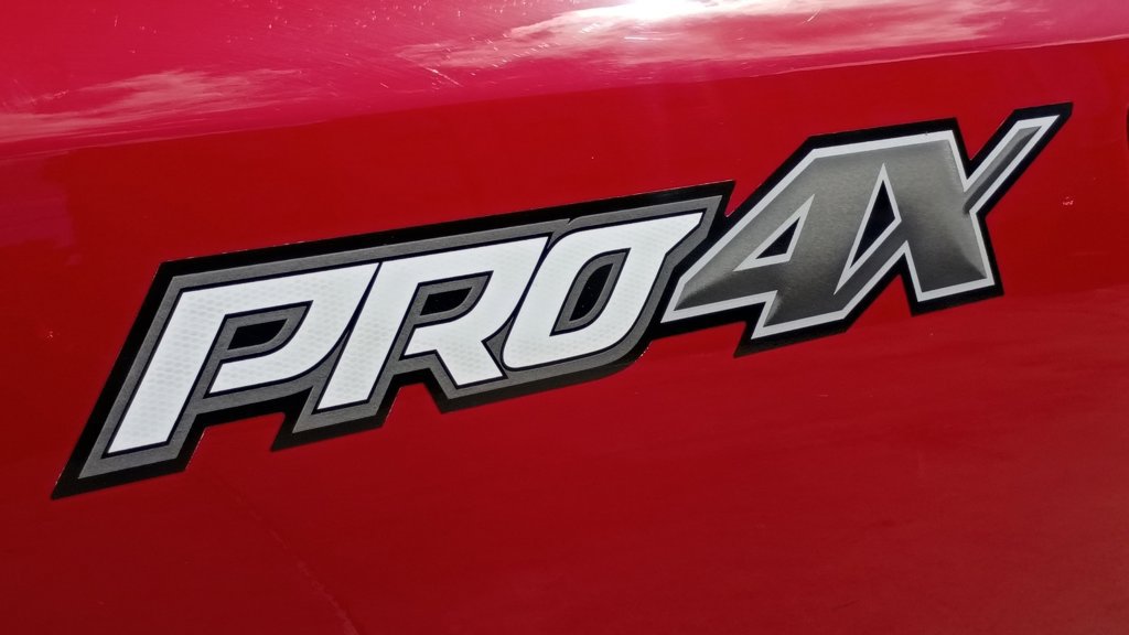 Used 2023 Nissan Titan PRO-4X w/ Pro-4x Convenience Package AWD/4WD image 15