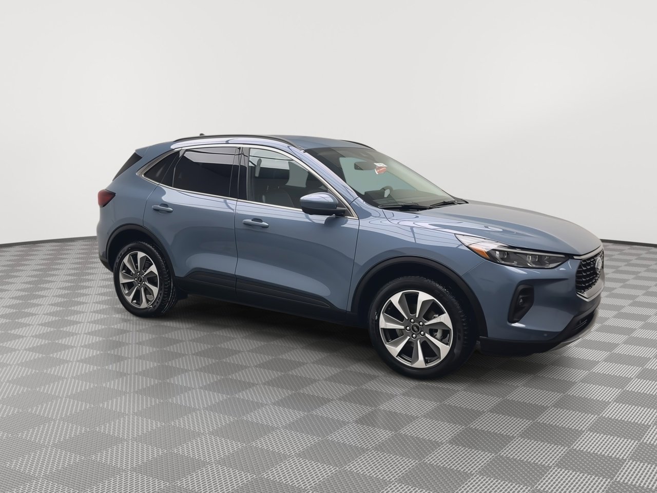 Used 2024 Ford Escape Platinum image 39