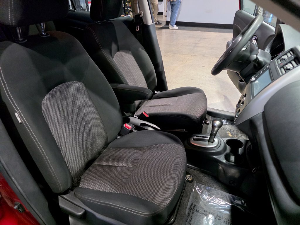 Used 2018 Nissan Versa SV FWD image 18