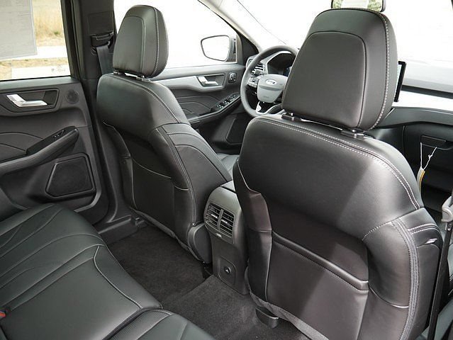 New 2025 Ford Escape SE w/ PHEV Premium Package FWD image 28