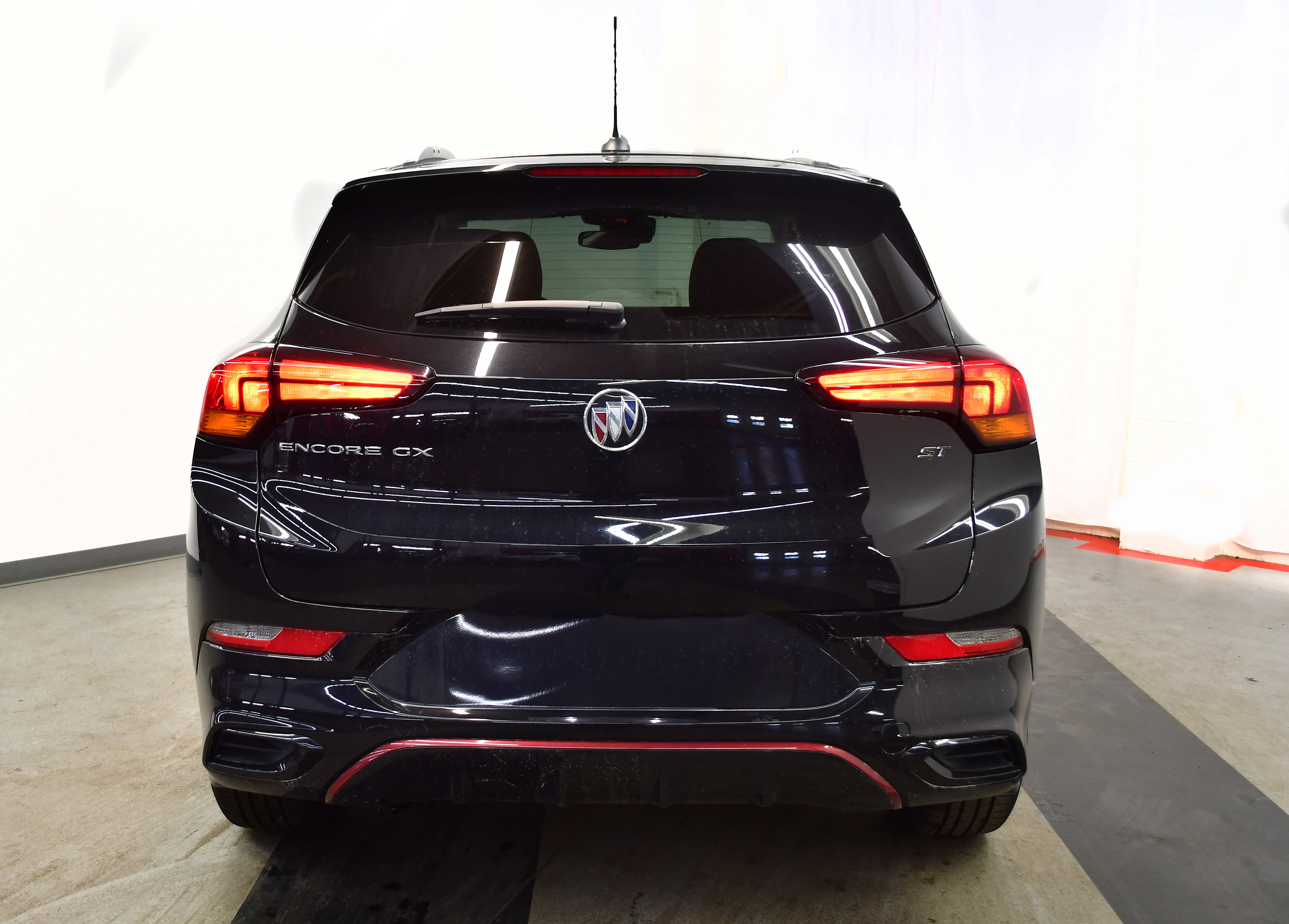 Used 2023 Buick Encore GX Select w/ Sport Touring Package image 6