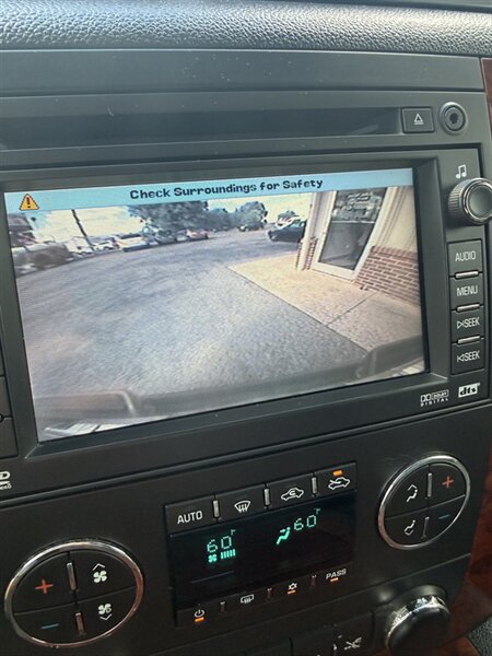 Used 2009 Chevrolet Avalanche LTZ AWD/4WD image 30