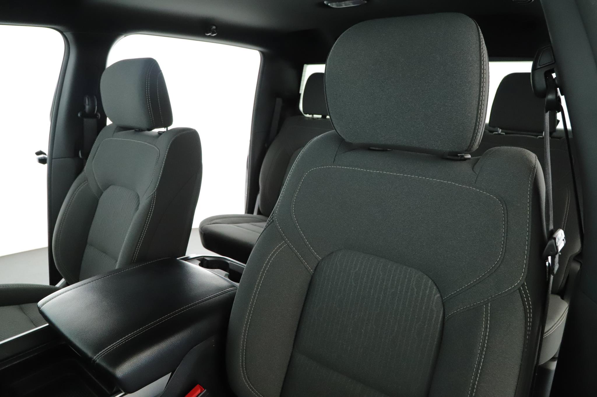 Used 2023 RAM 1500 Big Horn AWD/4WD image 4