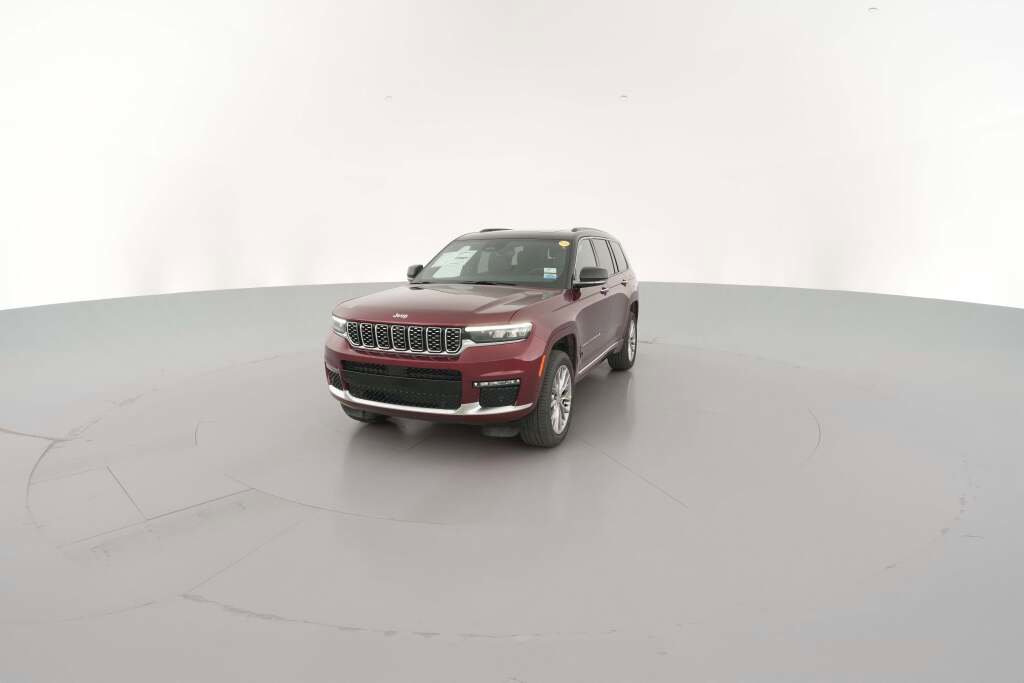 New 2025 Jeep Grand Cherokee L Summit w/ Luxury Tech Group V image 3